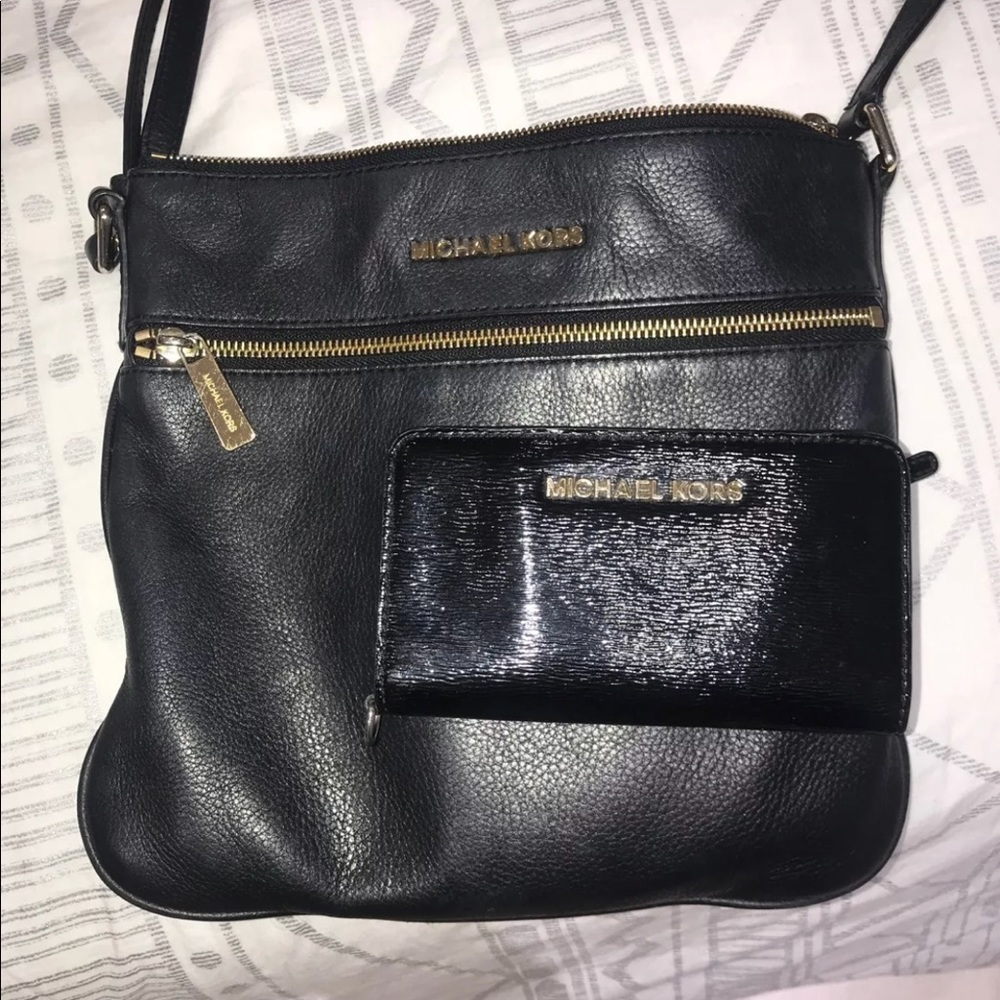 MICHAEL KORS CROSSBODY BAG + WALLET